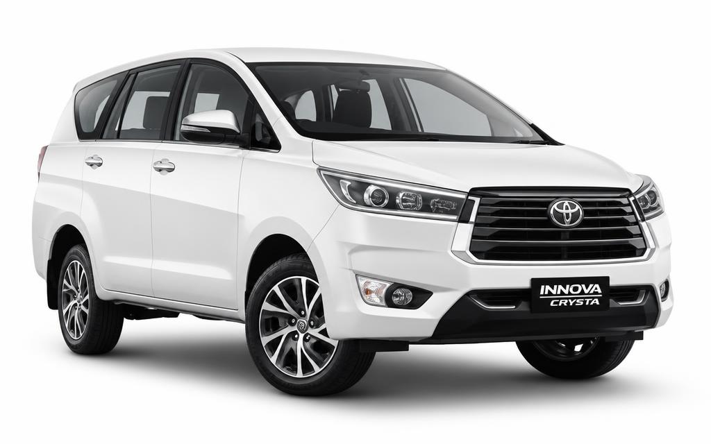 White Toyota Innova Crysta for wedding guest transportation in Goa